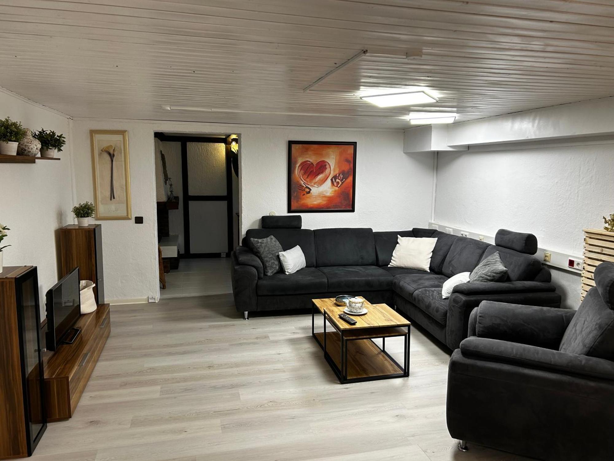 Guidos Place Souterrain Apartment Weissenthurm Экстерьер фото