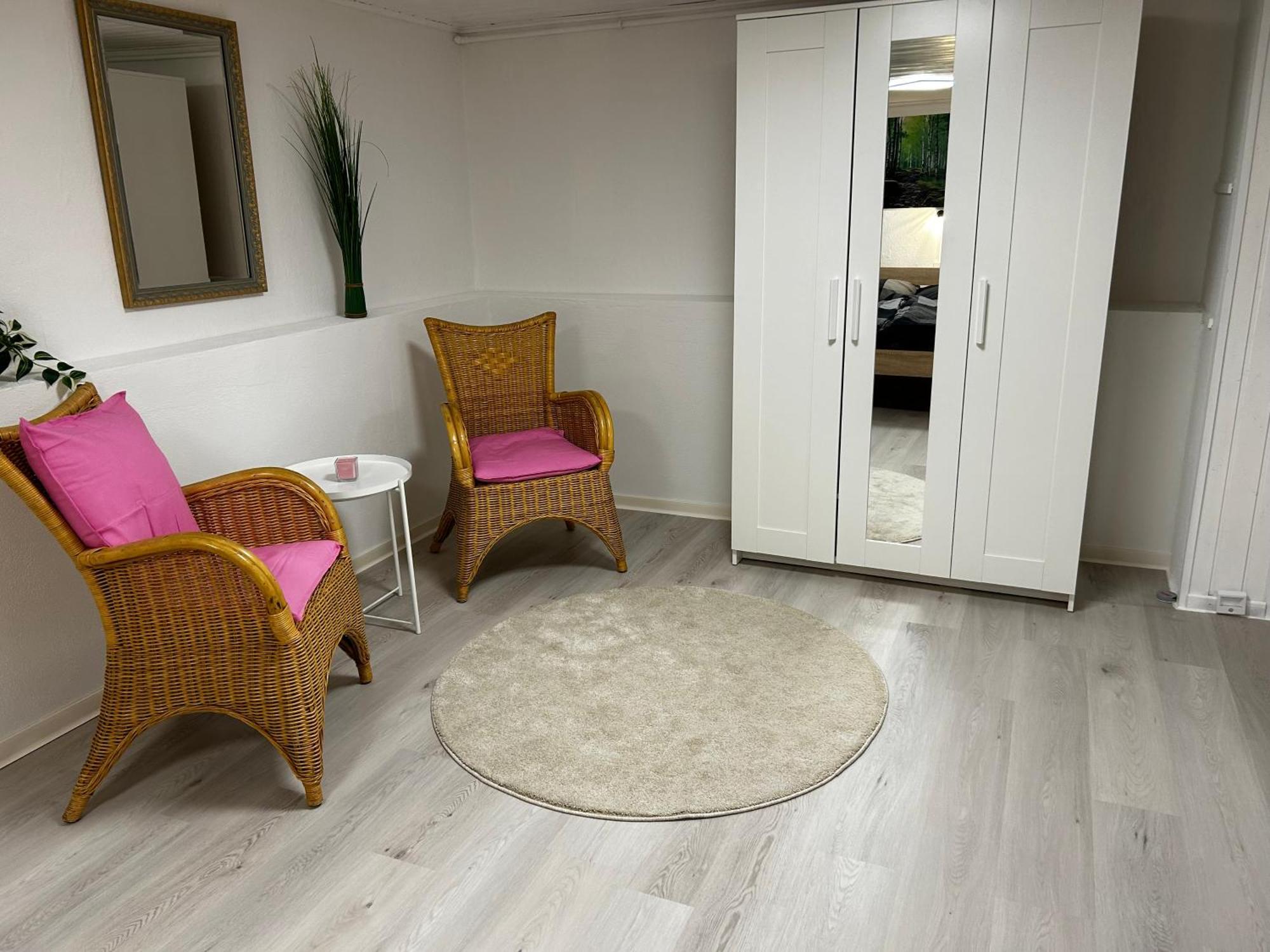 Guidos Place Souterrain Apartment Weissenthurm Экстерьер фото
